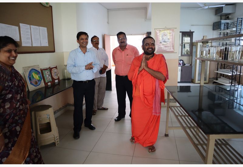 Abhinav Siddharudh Swamiji Visited to our school