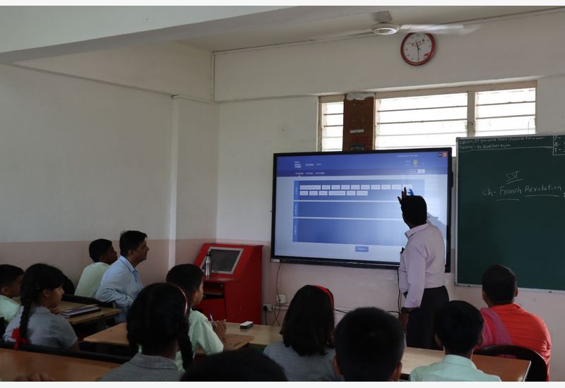 Abhinav Siddharudh Swamiji Visited to our school