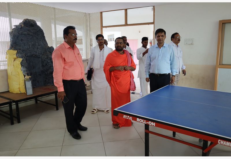 Abhinav Siddharudh Swamiji Visited to our school