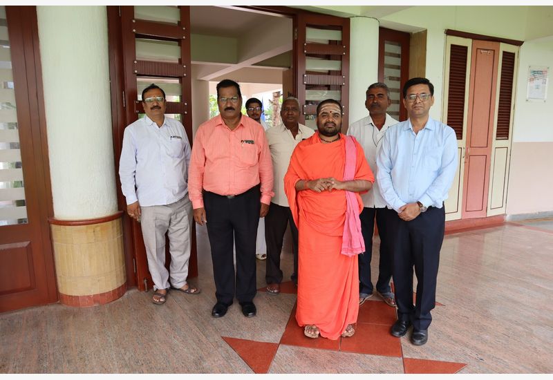 Abhinav Siddharudh Swamiji Visited to our school