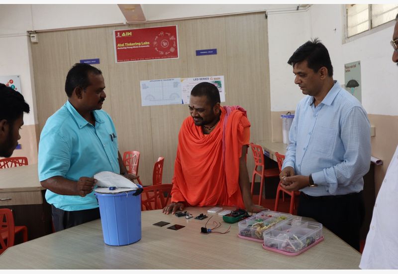 Abhinav Siddharudh Swamiji Visited to our school