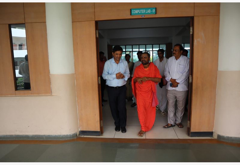 Abhinav Siddharudh Swamiji Visited to our school