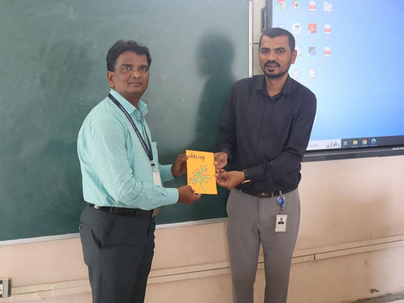 Smart Board Training by Mr Pradeep Kalshetty